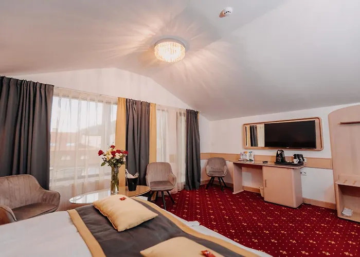 Hotel Lacu Rosu