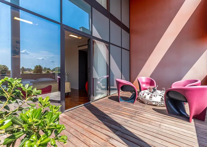 New Ipoint Hotel