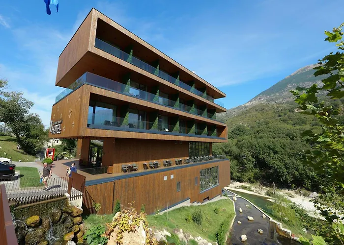 Hotel Uji Ftohte Tepelene