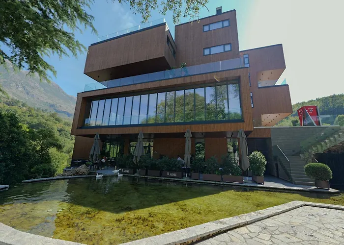 Hotel Uji Ftohte Tepelene