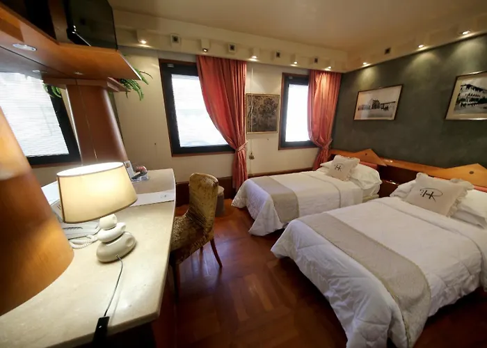 Hr Hotel