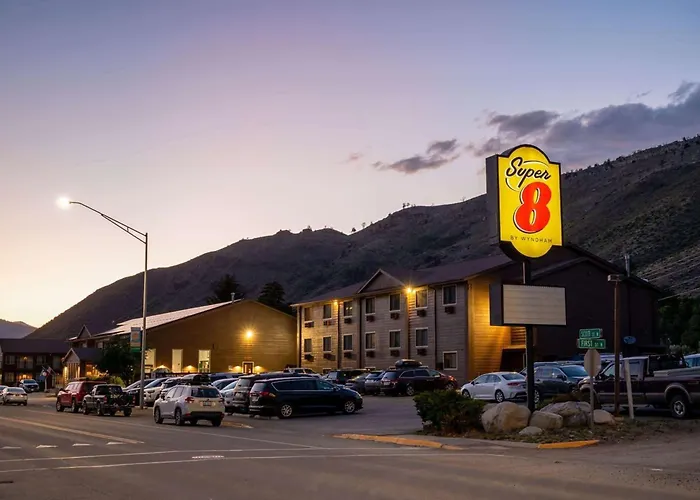 Super 8 By Wyndham Gardiner/Yellowstone Park Area