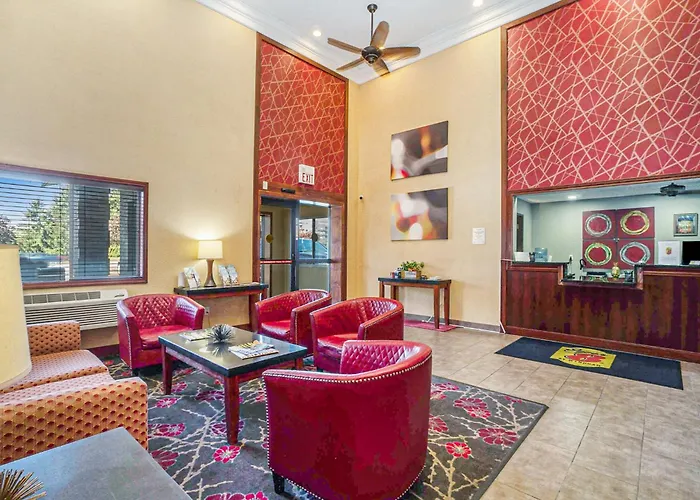 Super 8 By Wyndham Mt. Pleasant