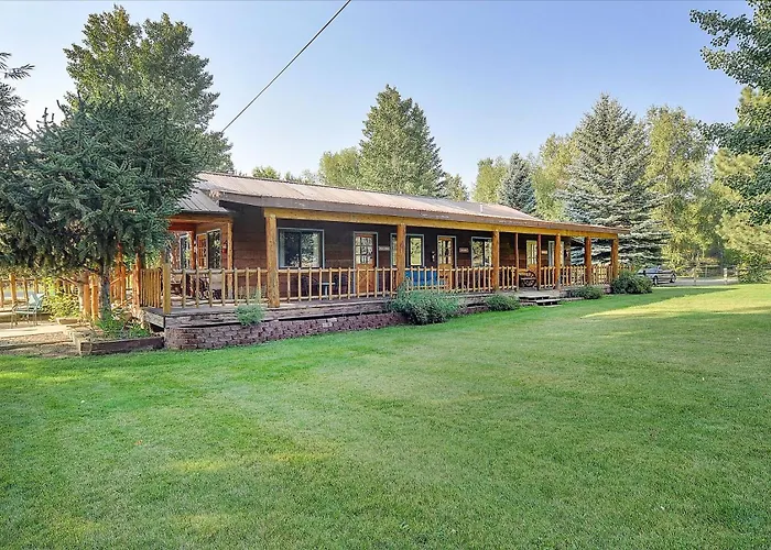 Vista Court Cabins & Lodge