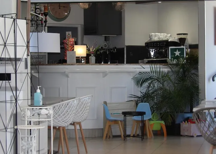 Logis Hotel Restaurant Le Jardin Delice