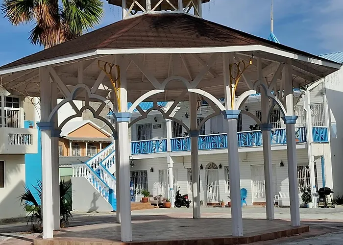 Cortlang Vacation Rentals, El Pueblito