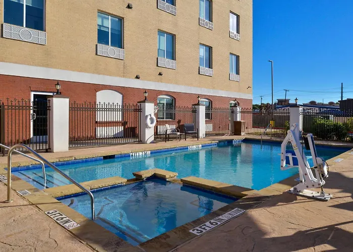 Holiday Inn Express & Suites Royse City - Rockwall By Ihg