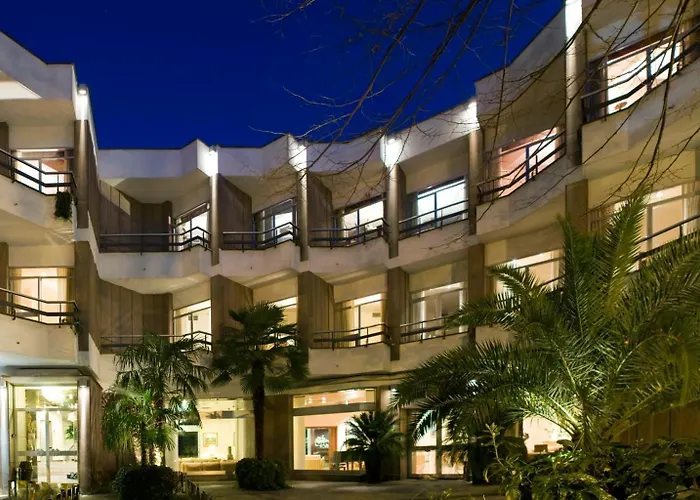 Mini Palace Hotel