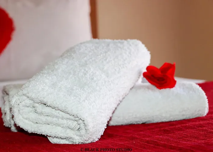 Meet Mekaar Resorts - Nquthu Hotel