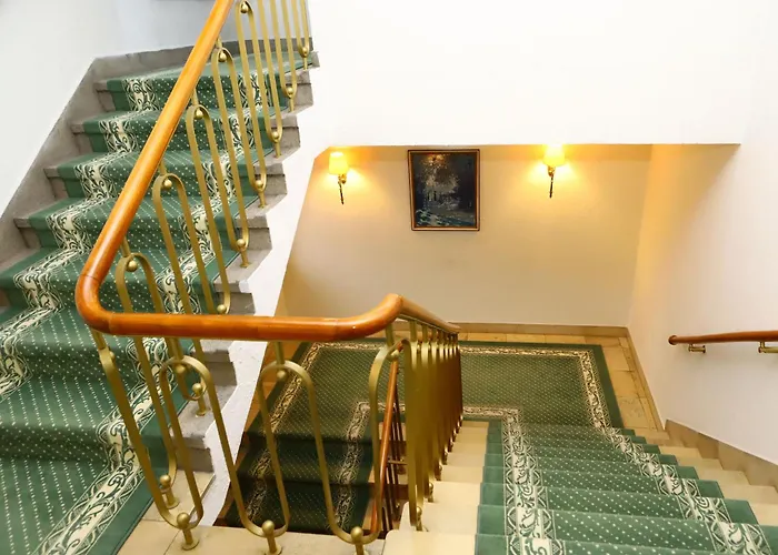 City Hotel