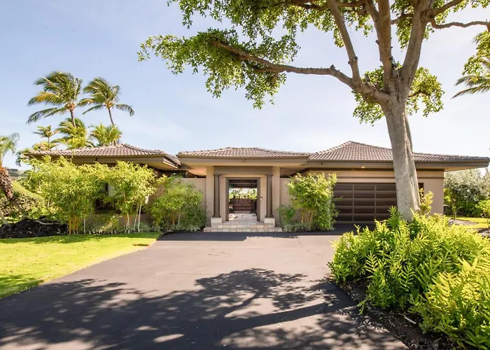 Mauna Lani Luxury Vacation Villas - Coraltree Residence Collection