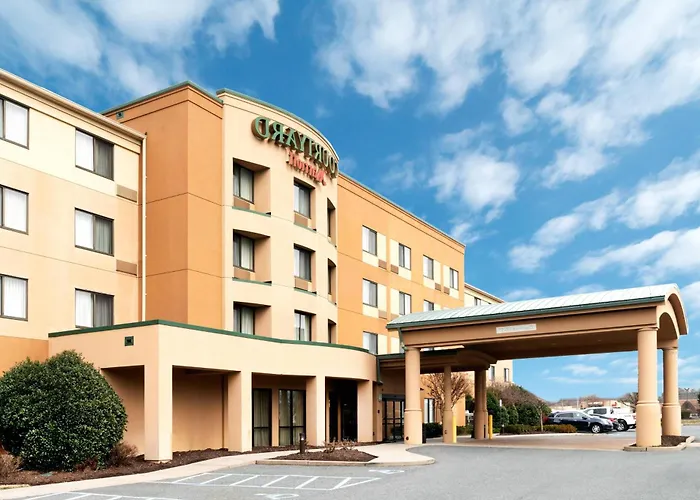 Courtyard By Marriott Salisbury Hotel