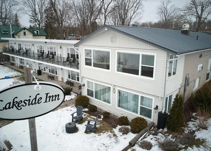 Lakeside Inn