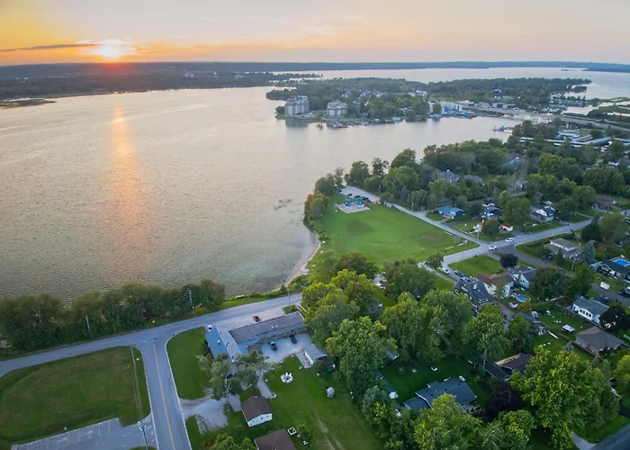 Lakeside Inn