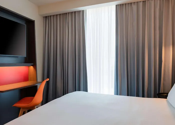 Hampton By Hilton Ashford International