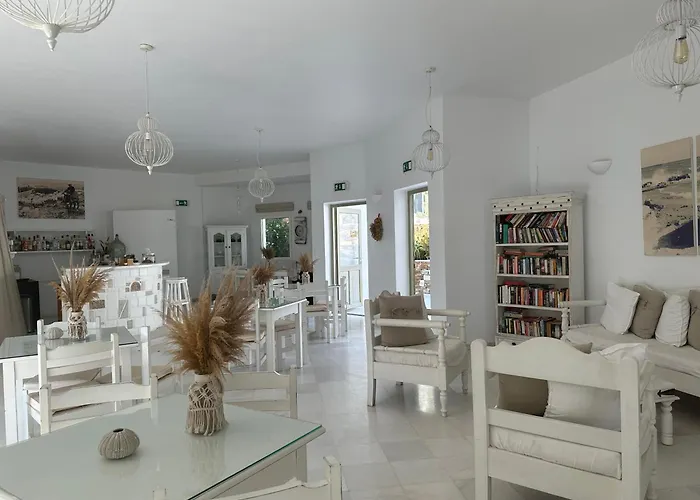 Artemis Hotel