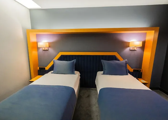 Roof 264 Hotel & Suites
