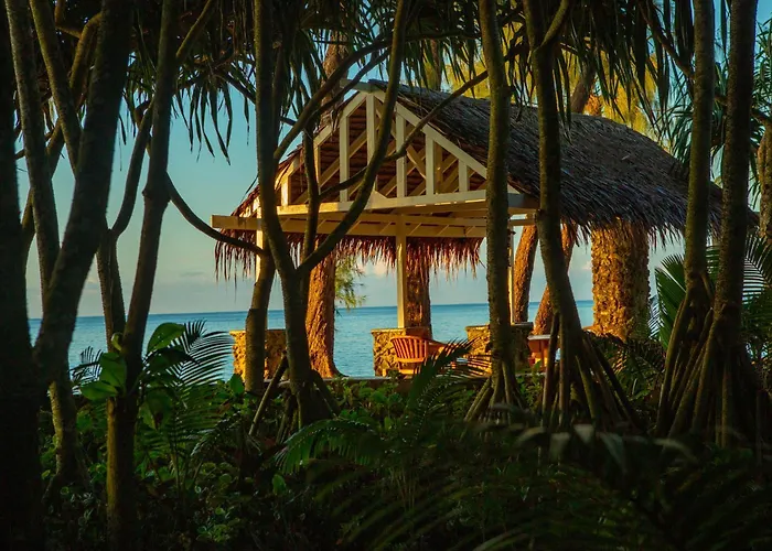Nakatumble - Luxury Sustainable Villa With Farm