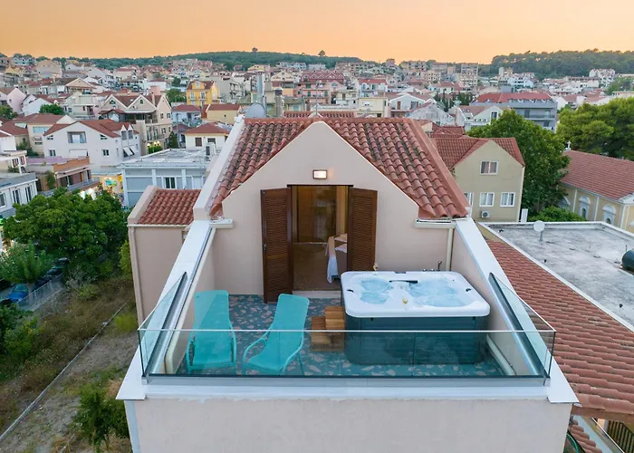 Pink Panther Maisonette Suite