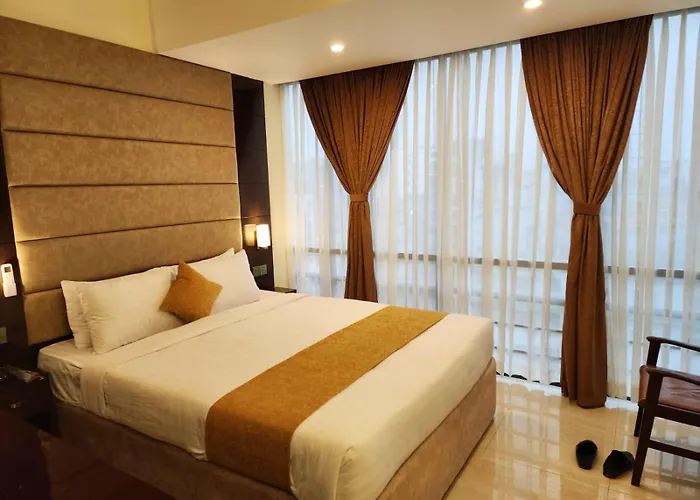 White Park Hotel & Suites