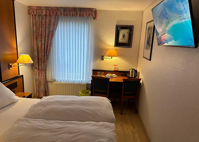 Hotel Zur Post Dabringhausen - Quiet Business Hotel Near Cologne And Dusseldorf Trade Fairs