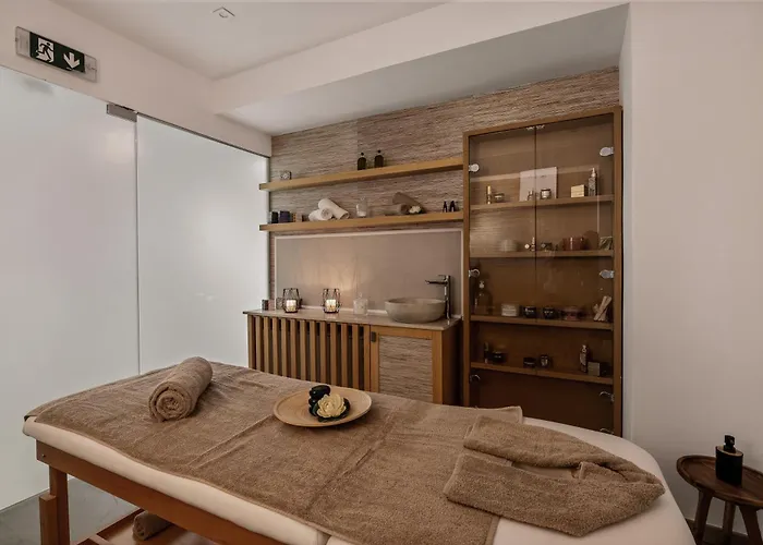 Las Hotel & Spa