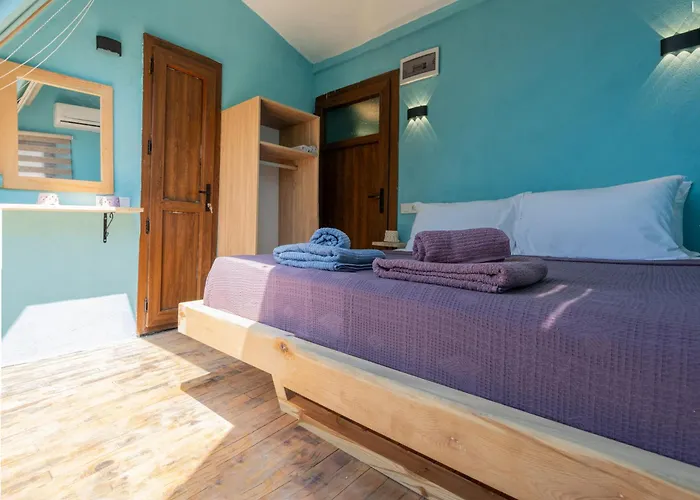 Goat Bungalow And Camping