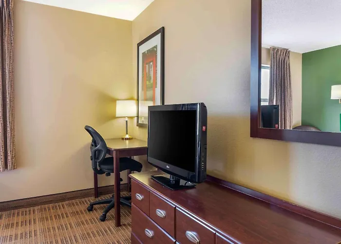 Mainstay Suites Rochester South Mayo Clinic