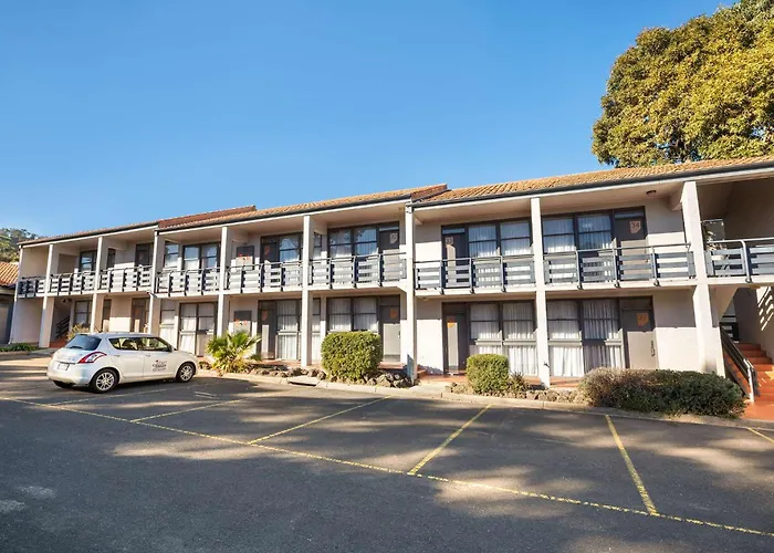 Nightcap At Ferntree Gully Hotel Motel
