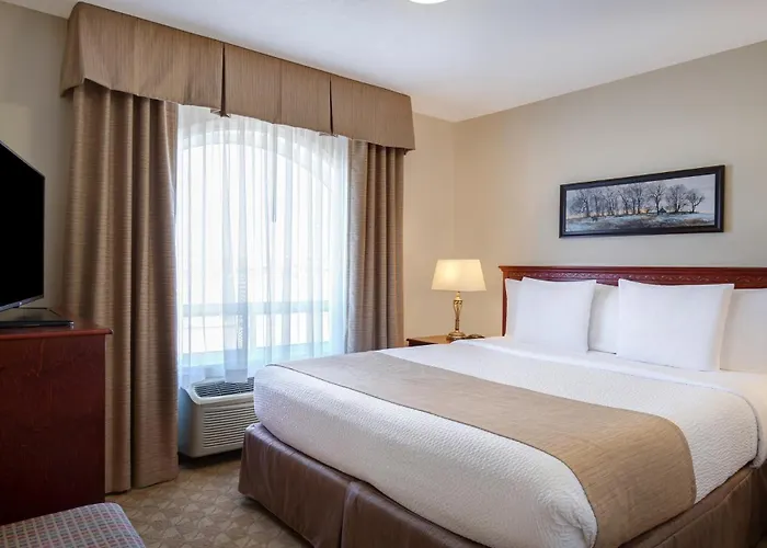 Days Inn By Wyndham Dawson Creek