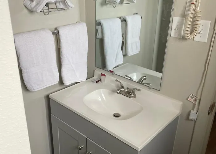 Artesia Inn- No Service Fees