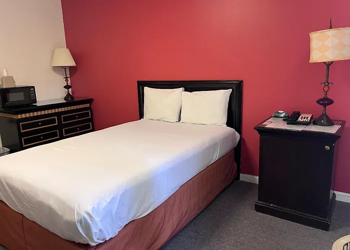 Ramada By Wyndham Williston Motel