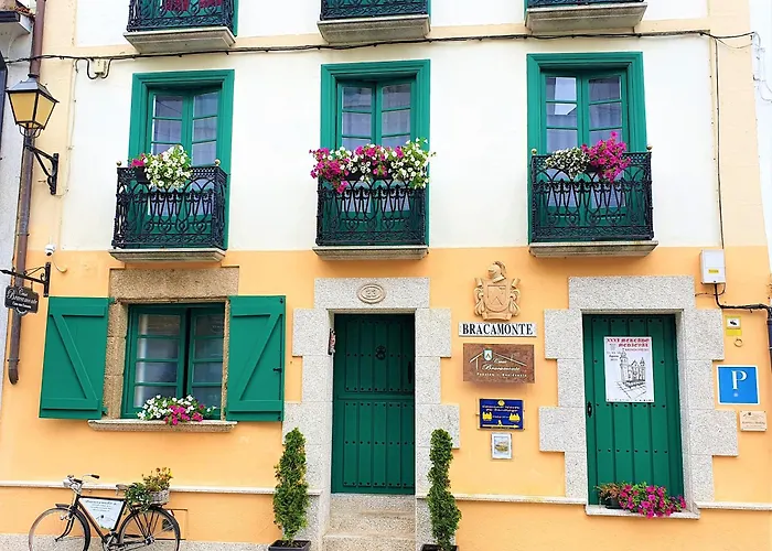 Hotel Casa Bracamonte Mondoñedo