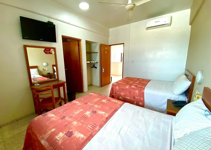 Hotel Delfines - A 2 Calles Del Acuario Veracruz