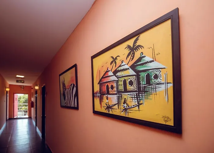 Noble House Hotel