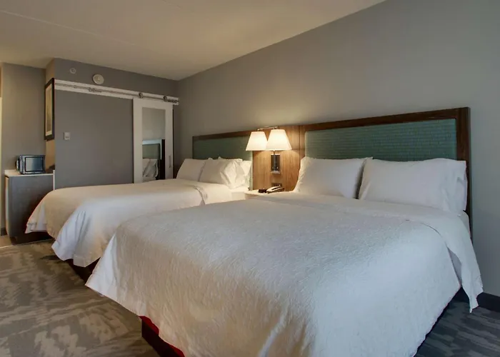 Hampton Inn & Suites Chicago/Aurora