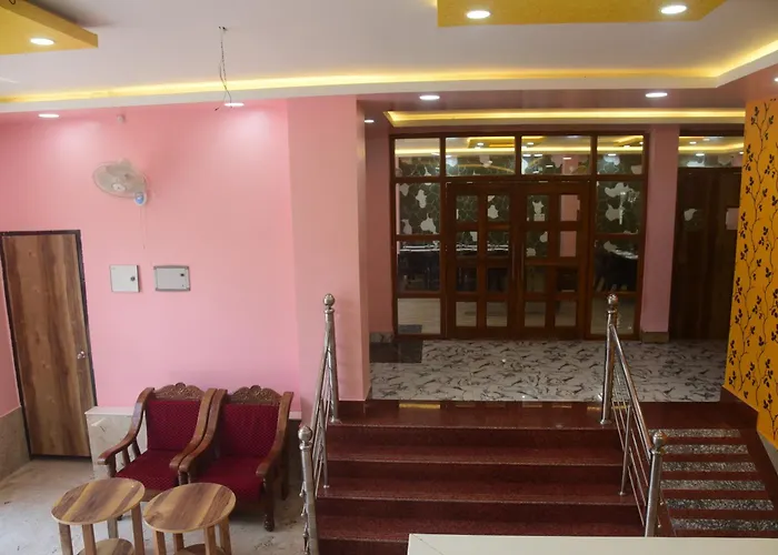 Hotel Gridhakuta International