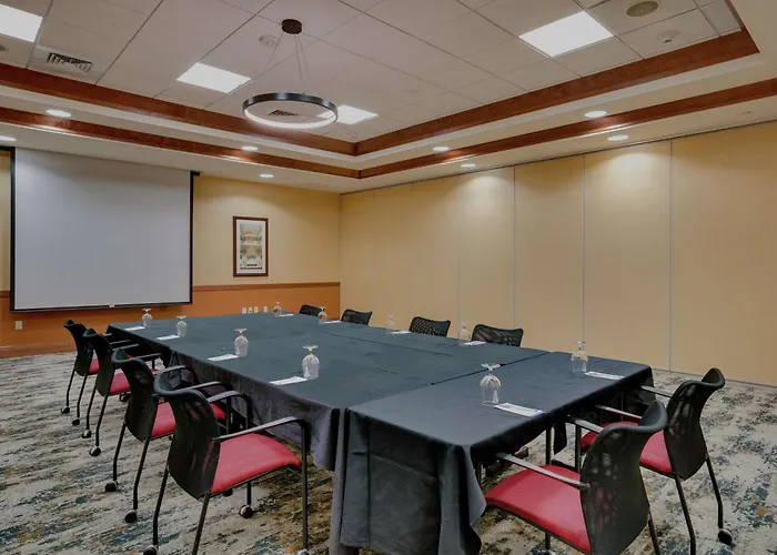 Hilton Garden Inn Milwaukee Airport