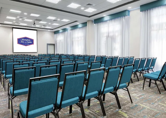 Hampton Inn & Suites Orlando Airport At Gateway Village