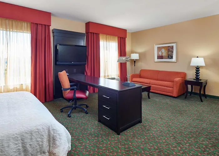 Hampton Inn & Suites Waco-South