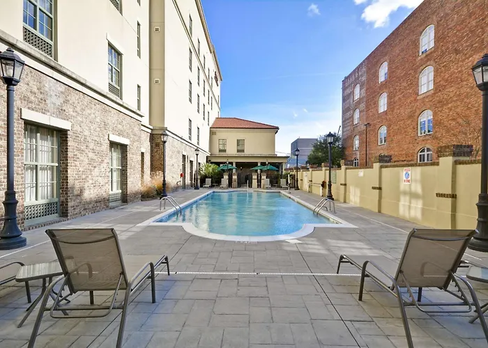 Hampton Inn & Suites Savannah Historic District