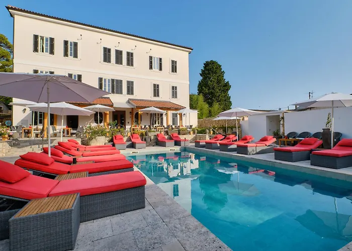 Dolphin Suites