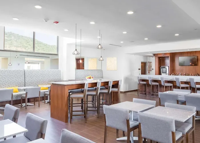 Hampton Inn & Suites By Hilton Los Cabos