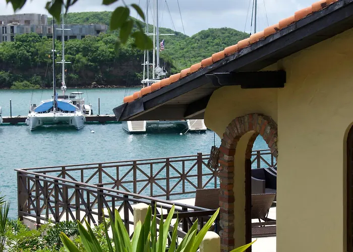 Secret Harbour Boutique Hotel And Marina
