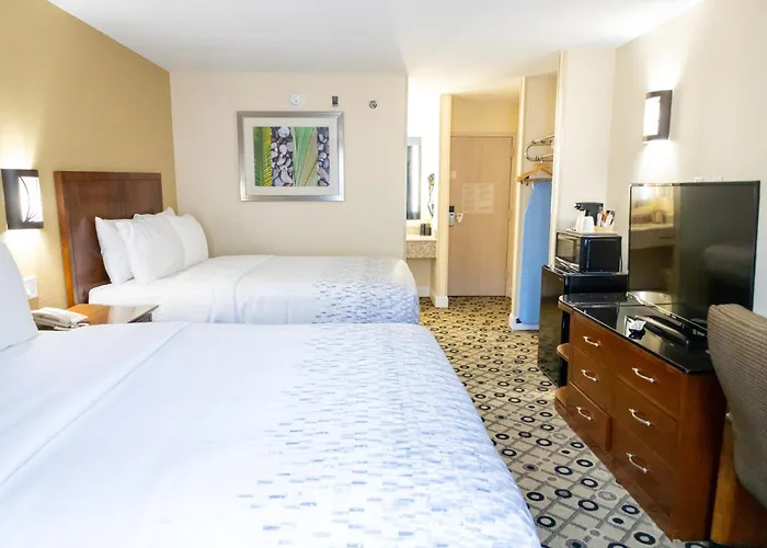Baymont By Wyndham College Park Atlanta Airport South