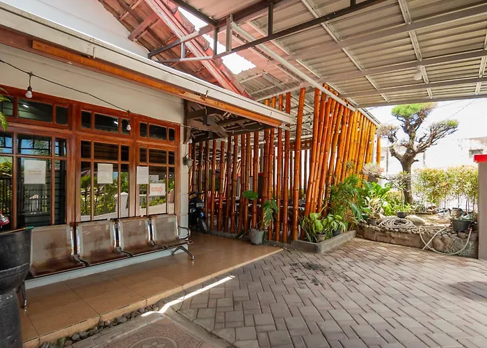 Reddoorz Syariah At Bumi Siliwangi Residence Padang