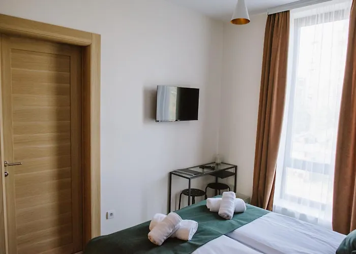 AVIOR Garni Hotel