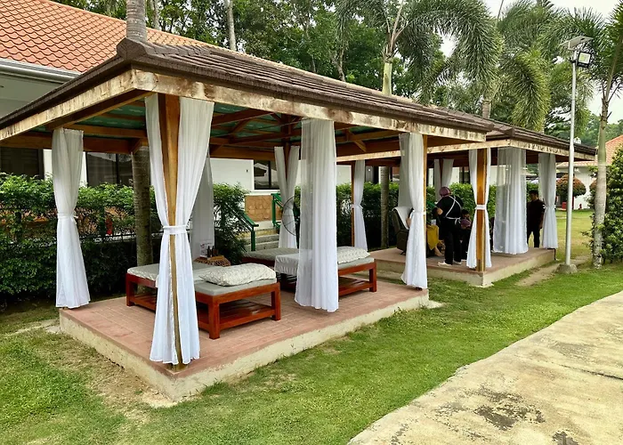 3 Peaks Resort & Boutique Hotel