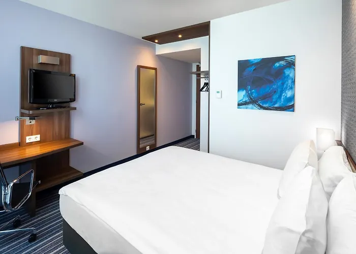 Holiday Inn Express Amsterdam - Schiphol By Ihg