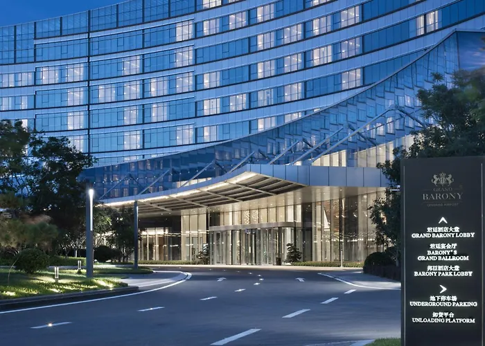 Grand Barony Qingdao Airport Hotel